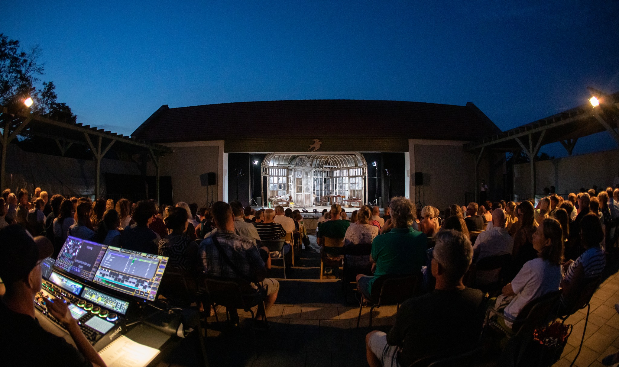 Fotó: Thália Színház